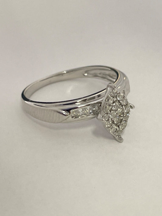 14K White Gold Triangle  Engagement Ring with Diamond