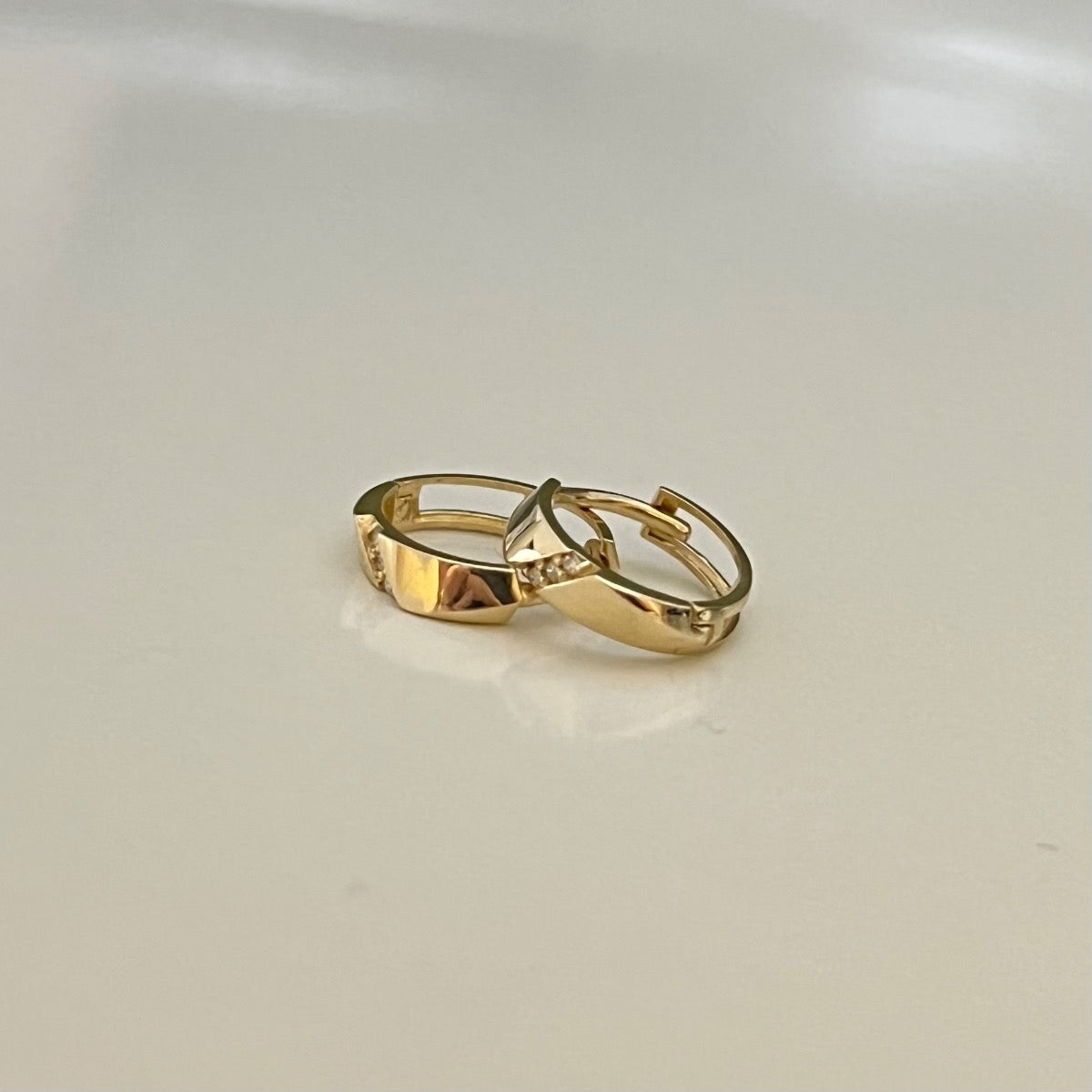 14K Yellow Gold Hoop Earring with Diamond