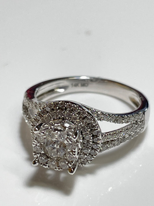 14K White Gold  Ring with Diamond