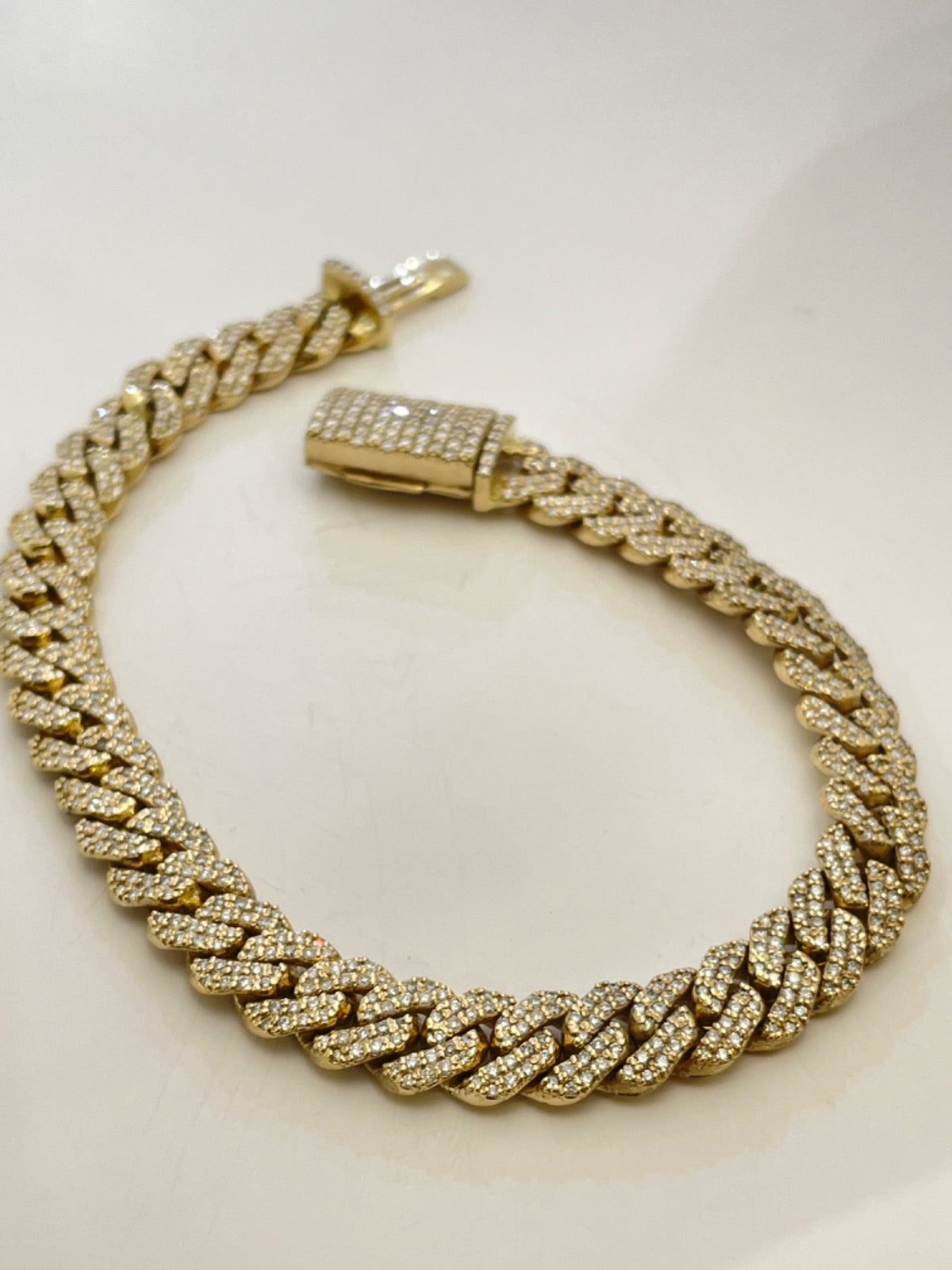 14K Yellow Gold  Bracelet with Diamond