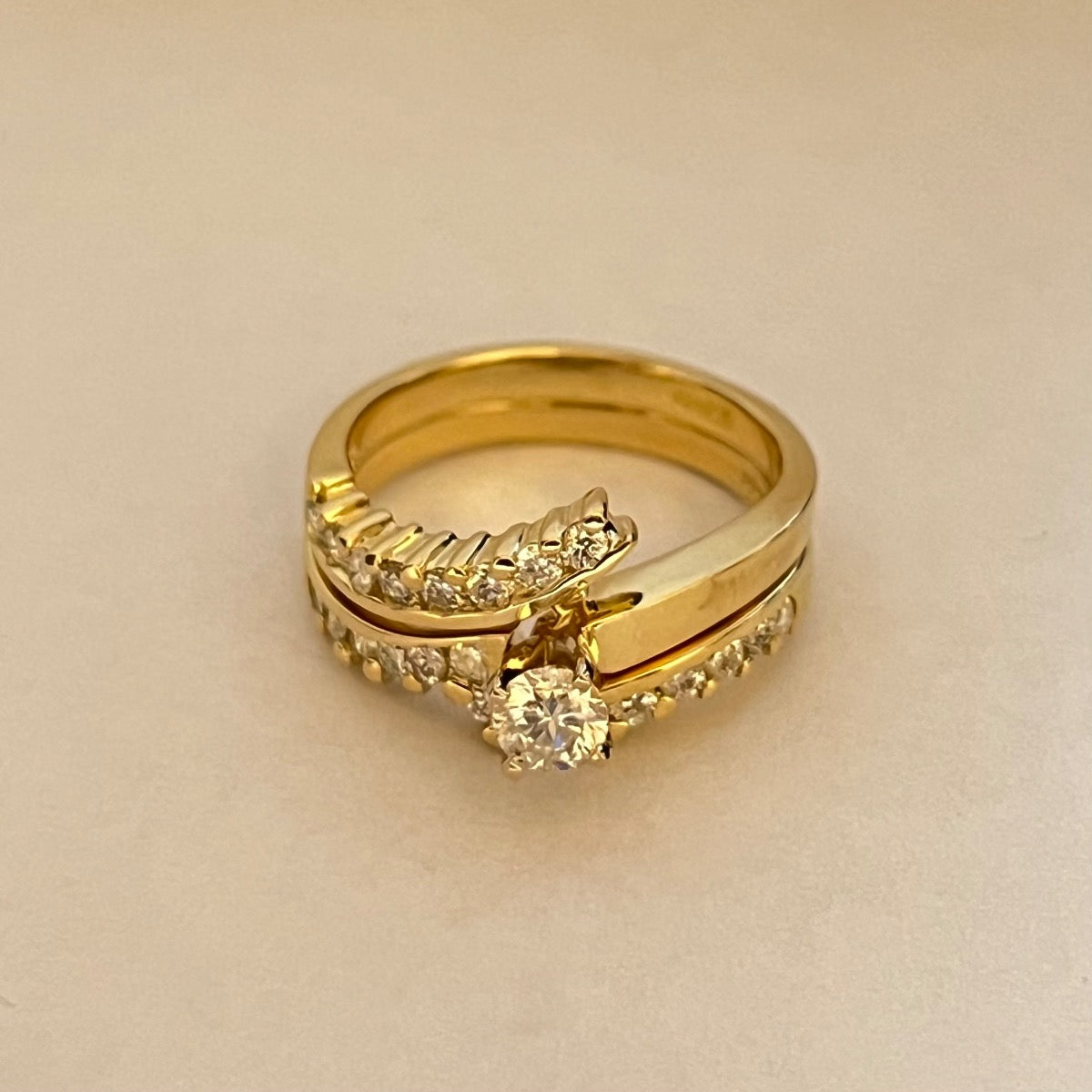 18K Yellow Gold  Engagement Ring with Diamond
