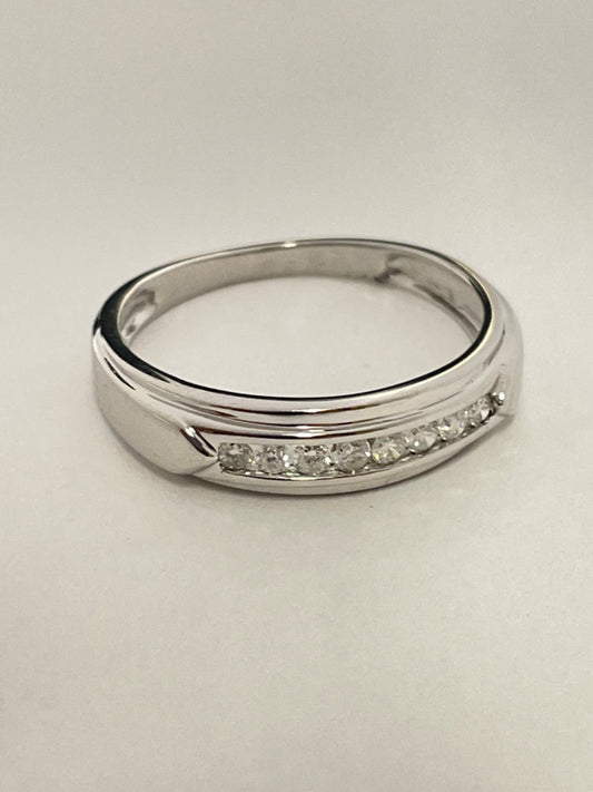 14K White Gold  Wedding Band with Diamond