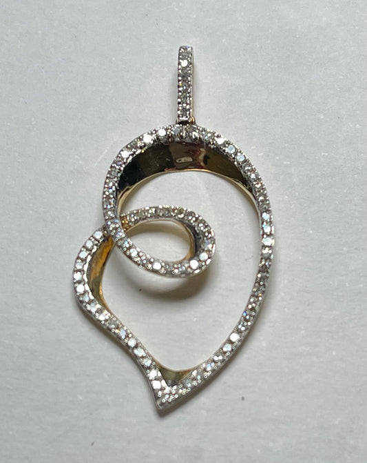 14K Yellow Gold  Pendant with Diamond