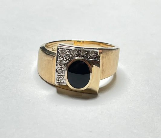 14K Yellow Gold  Men's Ring with Onyx and Diamond