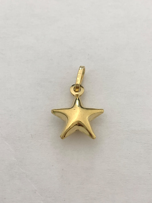 18K Yellow Gold Star Pendant